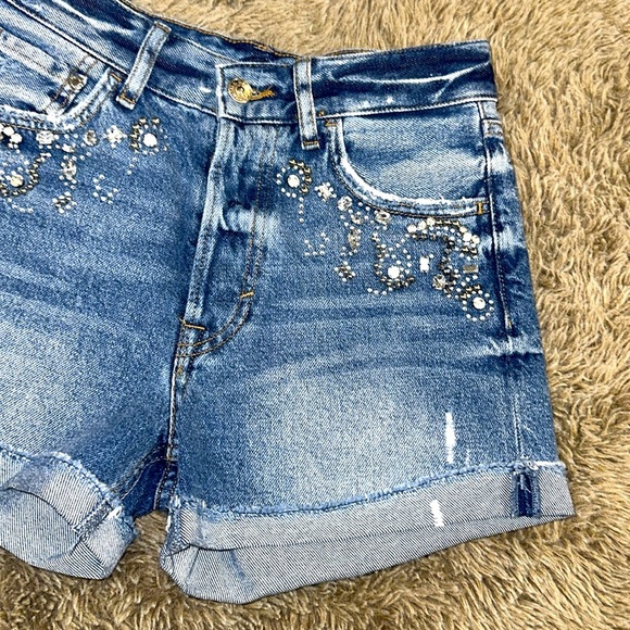 H&M High-Rise Shorts - Picture 3 of 12